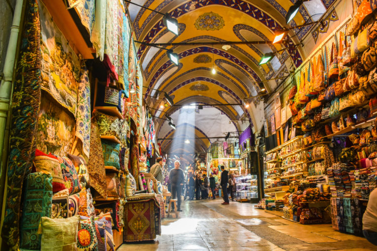 Revealing the Timeless Allure of Eminönü, Istanbul, Exploring the Iconic Core of Istanbul